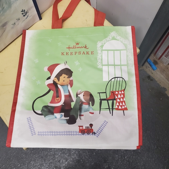 2 NEW Hallmark Keepsake Christmas 2022 Reusable Tote Bags NWT NEW - Picture 5 of 7